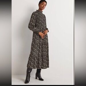 Boden floral smocked tiered midi dress size 10 nwt. D0306 BLK